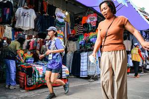 BIB: 
                            <button type="button" onclick="openModal(25387520)" class="btn btn-primary btn-sm float-right btn-popup" data-toggle="modal" data-target=".modal-high-quality">
                        <i class="fas fa-shopping-cart"></i> Add to Cart
                    </button>
                                            <button type="button" onclick="isThisMe(25387520, true)" class="btn btn-success btn-sm float-right btn-popup btn-isme hidden" data-toggle="tooltip" data-placement="bottom" title="นี่คือรูปของคุณใช่ไหม คลิกที่นี่เพื่อเอาเข้าอัลบั้ม">
                        <i class="fas fa-plus"></i> Add to album
                    </button>
                    <button type="button" onclick="isThisMe(25387520, false)" class="btn btn-warning btn-sm float-right btn-popup btn-isnotme hidden">
                        <i class="fas fa-ban"></i> Remove from album
                    </button>